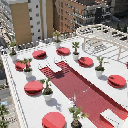Vivi Homes - La Ola Pool, Terrace & Sea View Daire