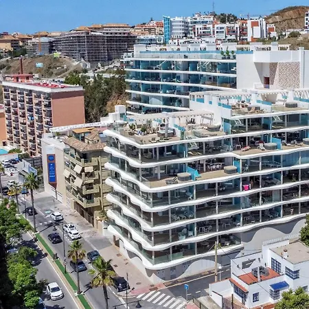 Vivi Homes - Kenzo Pool, Terrace & Sea View Apartman