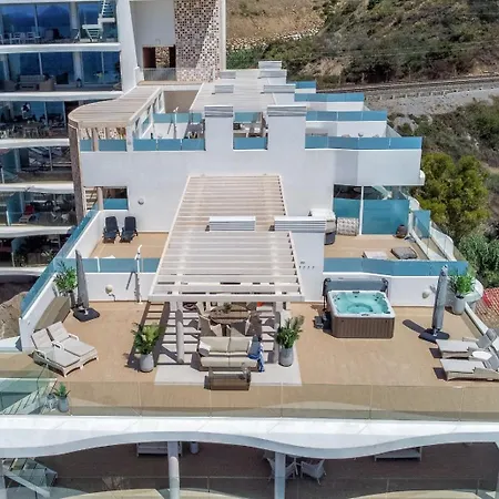 アパート Vivi Homes - Kenzo Pool, Terrace & Sea View *