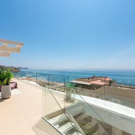 Vivi Homes - Kenzo Pool, Terrace & Sea View アパート *