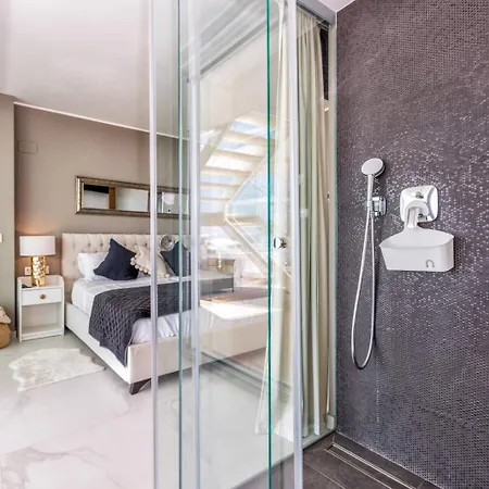Vivi Homes - Kenzo Pool, Terrace & Sea View * Fuengirola