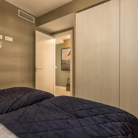 Vivi Homes - Kenzo Pool, Terrace & Sea View Apartman
