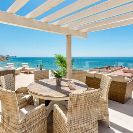 Vivi Homes - Kenzo Pool, Terrace & Sea View