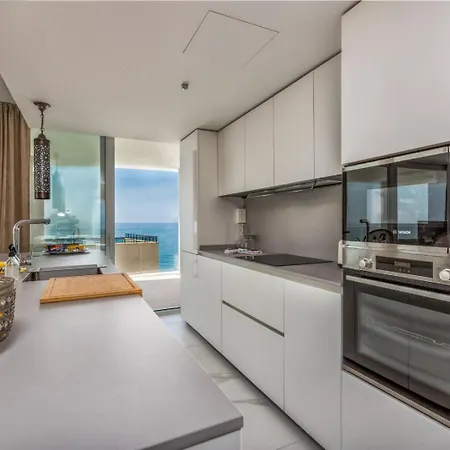 Vivi Homes - La Ola Pool, Terrace & Sea View Daire *