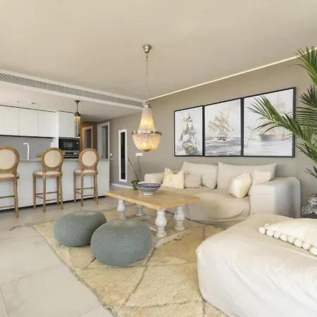 Vivi Homes - La Ola Pool, Terrace & Sea View Daire