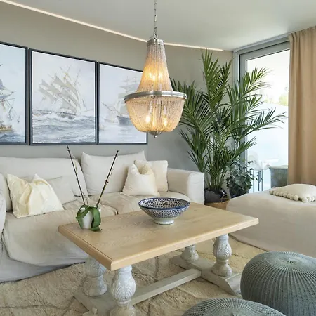 Vivi Homes - La Ola Pool, Terrace & Sea View Daire *